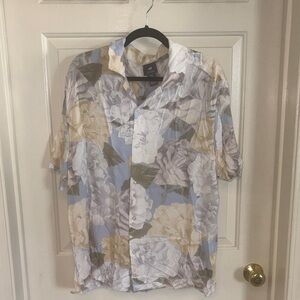 H&M Men's Floral Button Down Shirt in Blue, White, and Tan